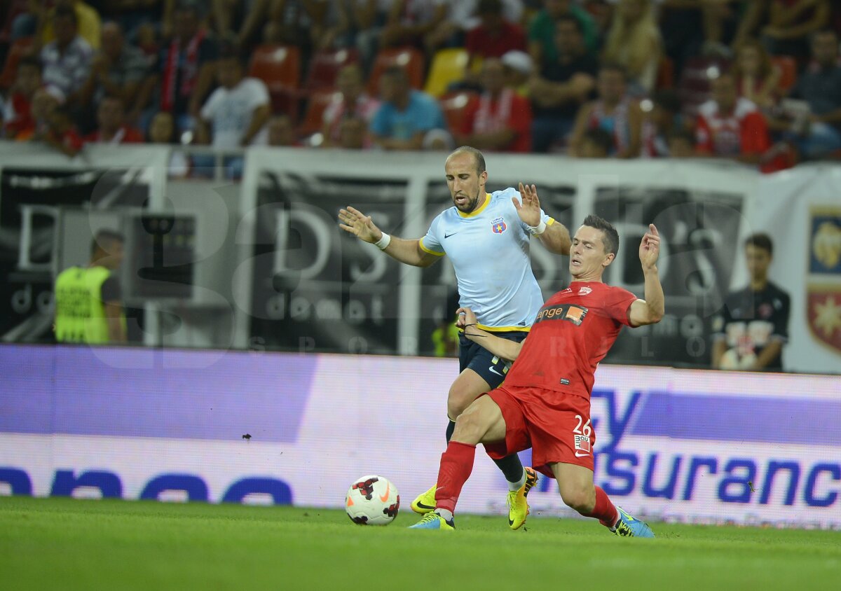 FOTO şi VIDEO Dinamo - Steaua 1-2 » Roş-albaştrii cîştigă la limită şi egalează marea rivală la victorii