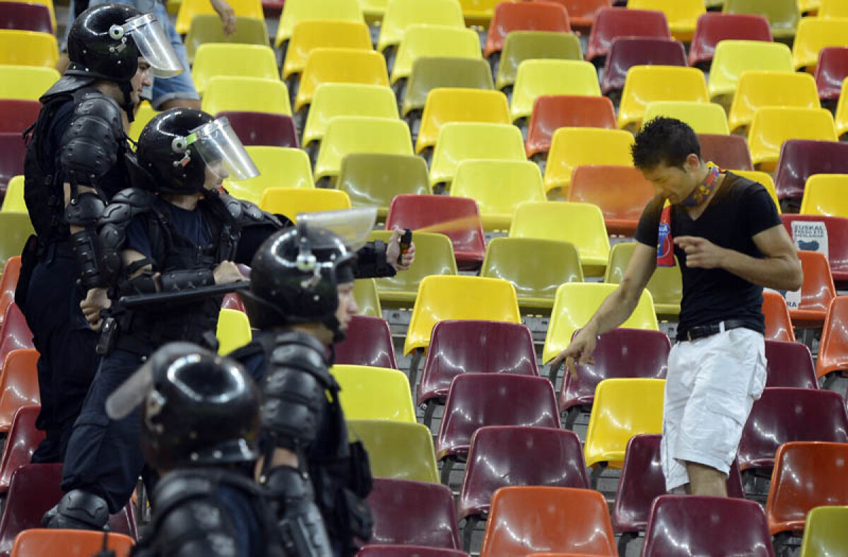 FOTO Prima bătaie din istoria stadionului! » Cum i-au păcălit dinamoviştii pe jandarmi