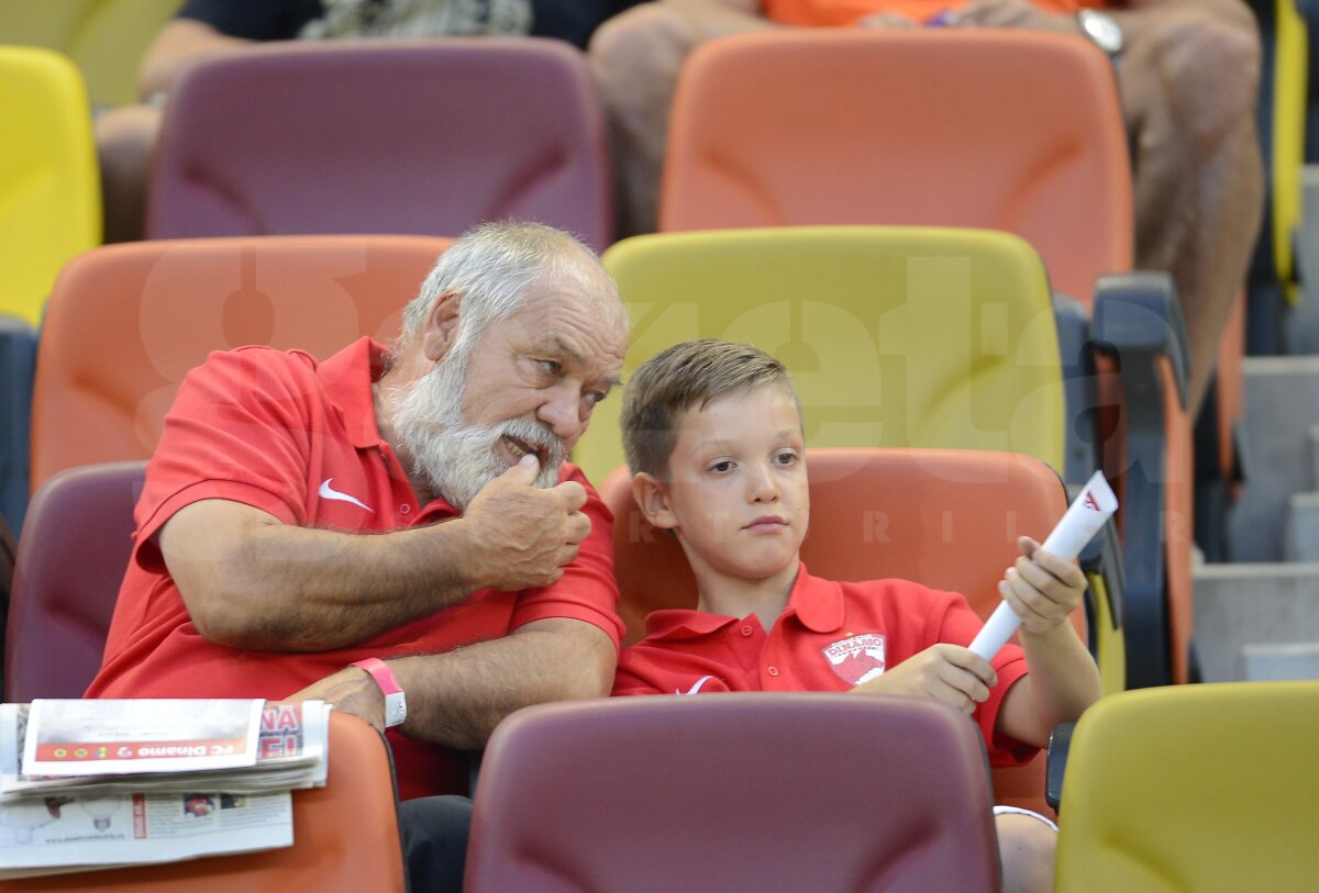 FOTO 15 imagini emoţionante de la Derby de România » Spectacol pe teren şi în tribune