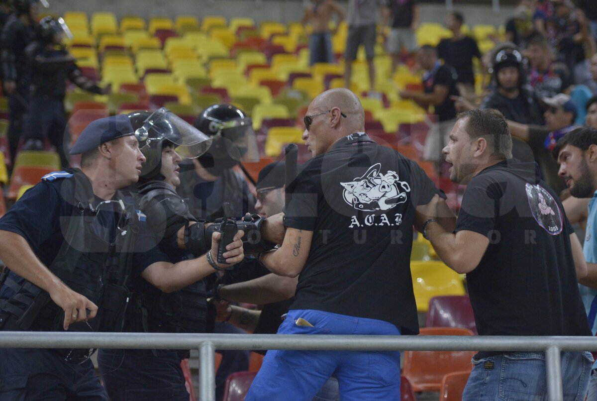FOTO 15 imagini emoţionante de la Derby de România » Spectacol pe teren şi în tribune