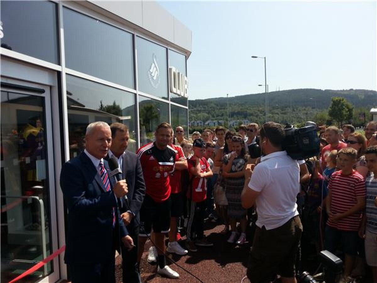 FOTO şi VIDEO Record jurnalistic » Sky Sports a transmis live în 12 ore de pe 92 de stadioane din Anglia