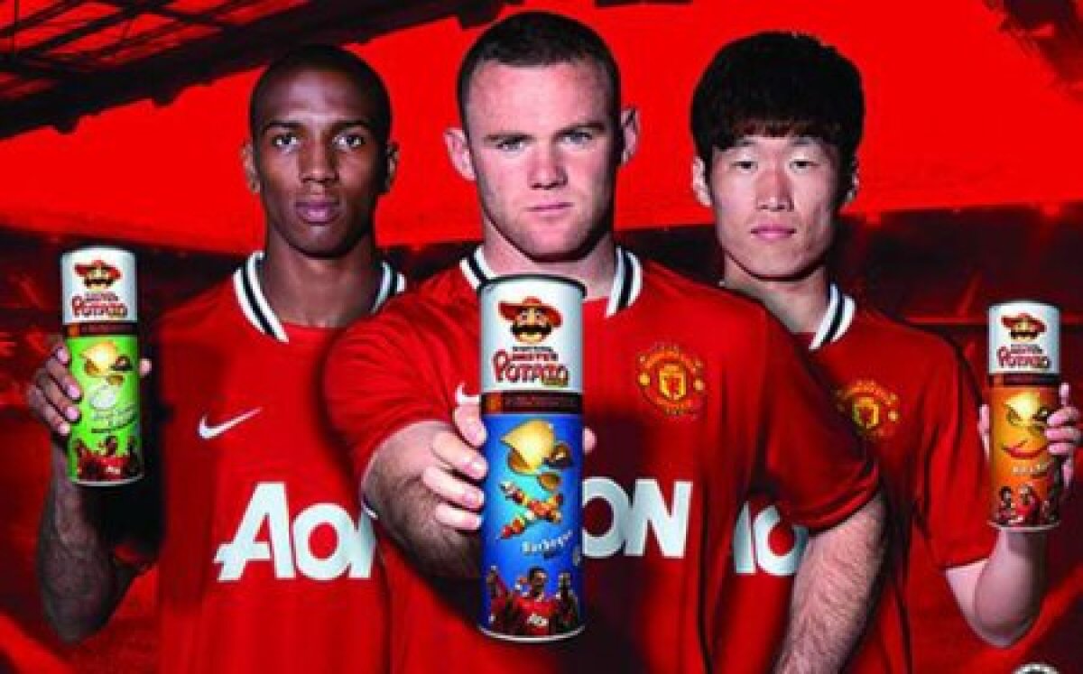 FOTO Lecţie de marketing » Manchester United are 34 de sponsori, care o menţin în topul bogaţilor din fotbal