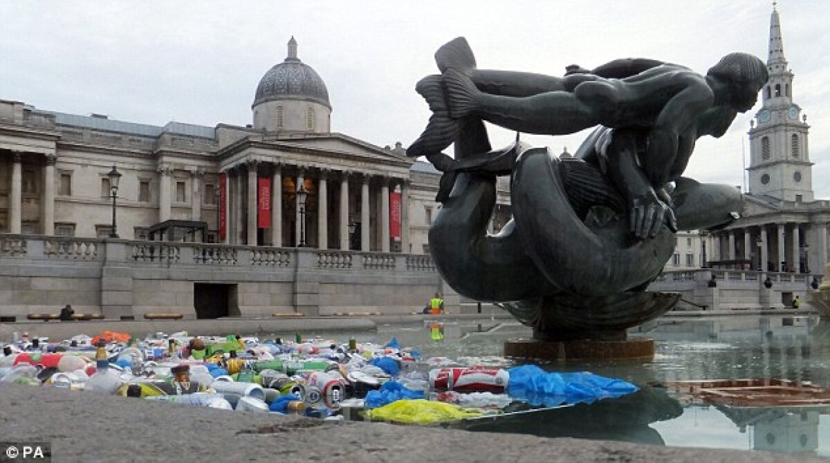 FOTO Scoţienii au invadat Londra » Capitala Angliei a fost lăsată în ruine