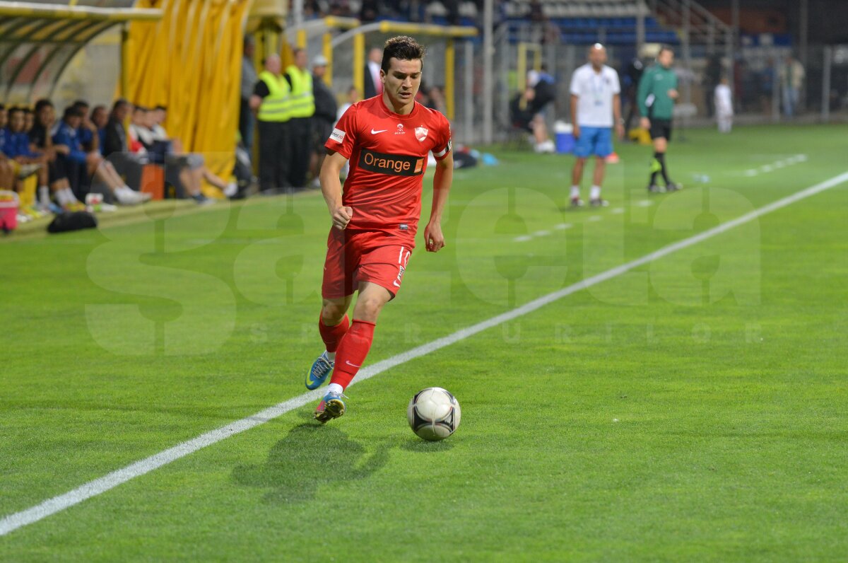 VIDEO+FOTO Se încheie era Mulţescu? » Dinamo a obţinut doar o remiză, 1-1, în faţa Coronei Braşov