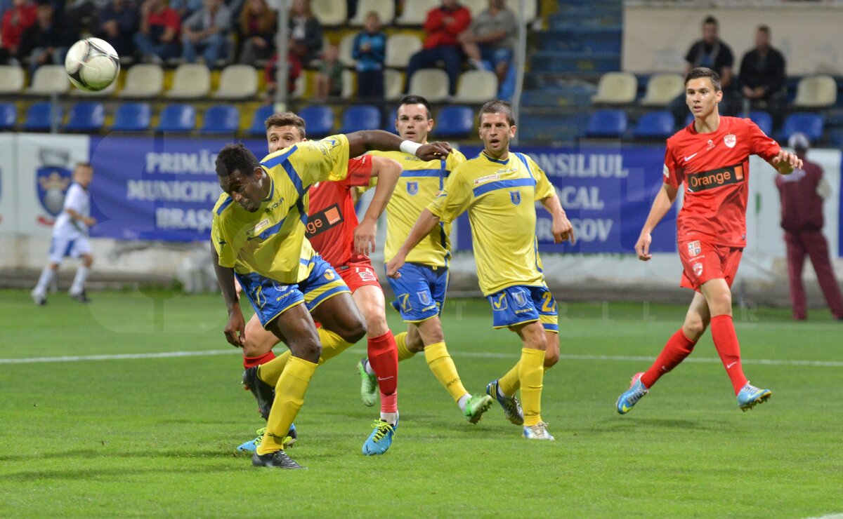 VIDEO+FOTO Se încheie era Mulţescu? » Dinamo a obţinut doar o remiză, 1-1, în faţa Coronei Braşov