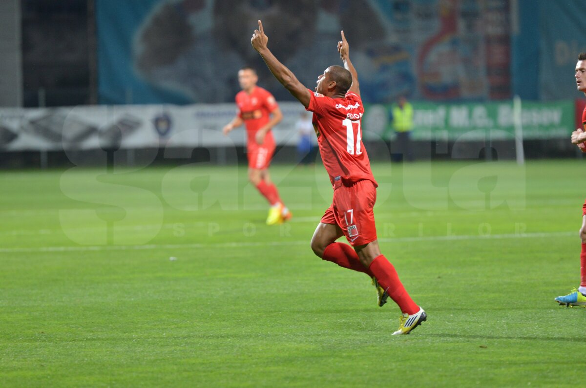 VIDEO+FOTO Se încheie era Mulţescu? » Dinamo a obţinut doar o remiză, 1-1, în faţa Coronei Braşov