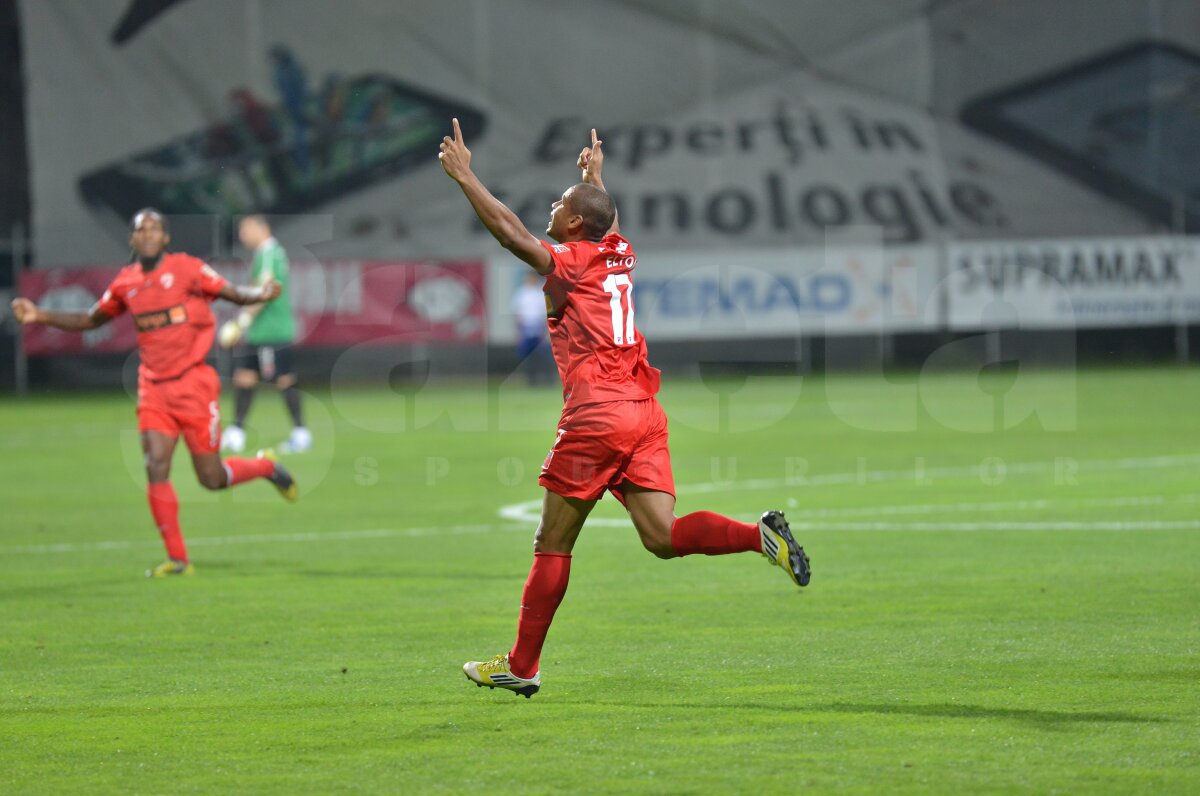 VIDEO+FOTO Se încheie era Mulţescu? » Dinamo a obţinut doar o remiză, 1-1, în faţa Coronei Braşov