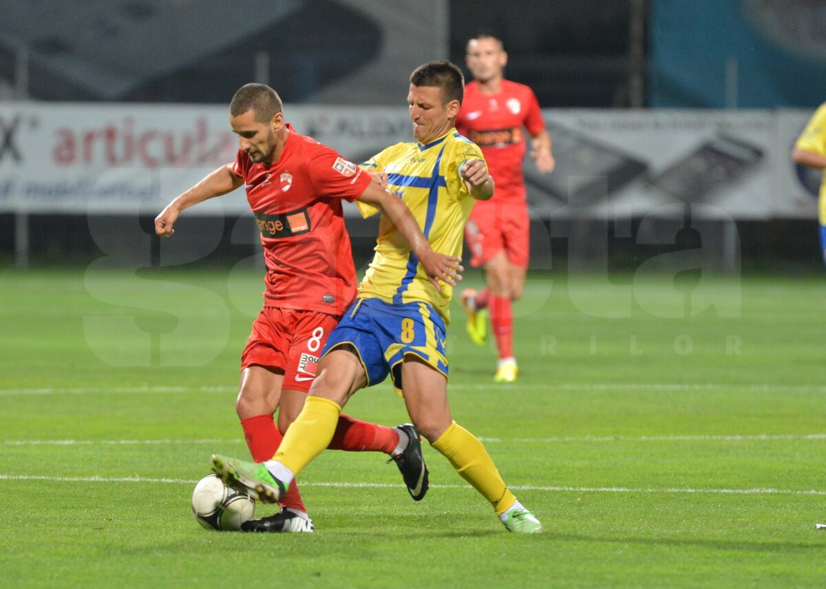 VIDEO+FOTO Se încheie era Mulţescu? » Dinamo a obţinut doar o remiză, 1-1, în faţa Coronei Braşov