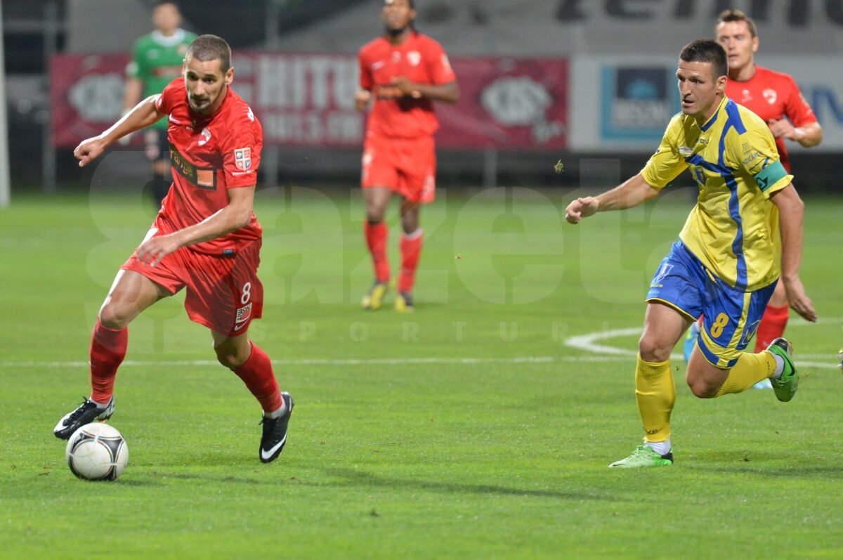 VIDEO+FOTO Se încheie era Mulţescu? » Dinamo a obţinut doar o remiză, 1-1, în faţa Coronei Braşov