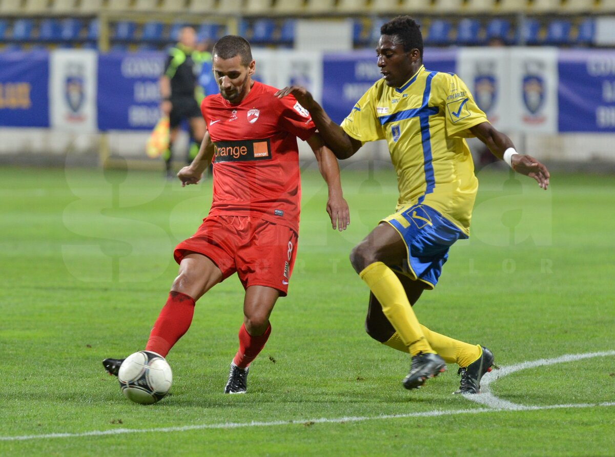 VIDEO+FOTO Se încheie era Mulţescu? » Dinamo a obţinut doar o remiză, 1-1, în faţa Coronei Braşov