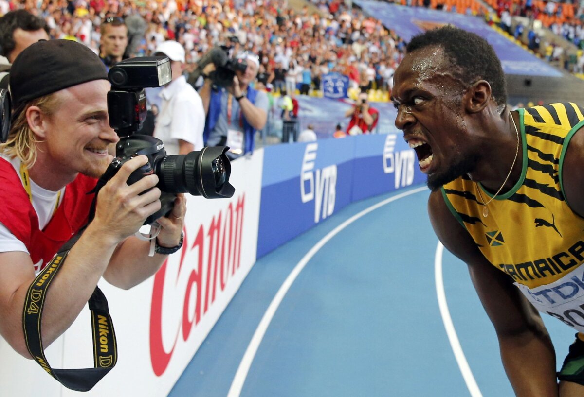 S-a oprit timpul! » Bolt a cîştigat titlul mondial şi la 200 m, fără să coboare sub pragul de 19,19 secunde