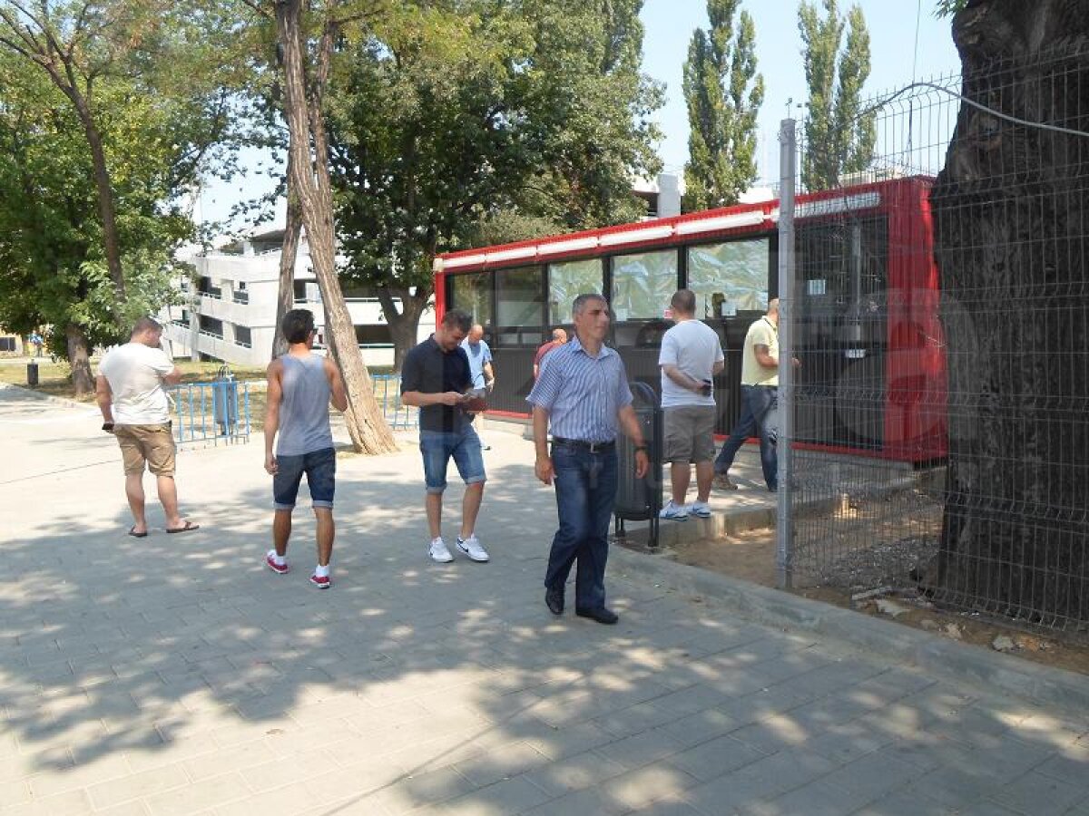 UPDATE FOTO Au mai rămas 5.000 de bilete la meciul Stelei cu Legia!
