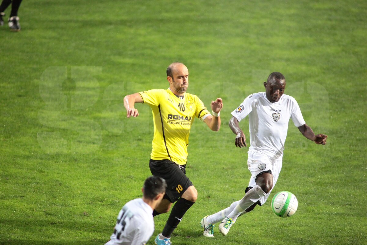 FOTO şi VIDEO FC Braşov - ACS Poli 2-1 » Cristea aduce primul succes al braşovenilor în acest sezon