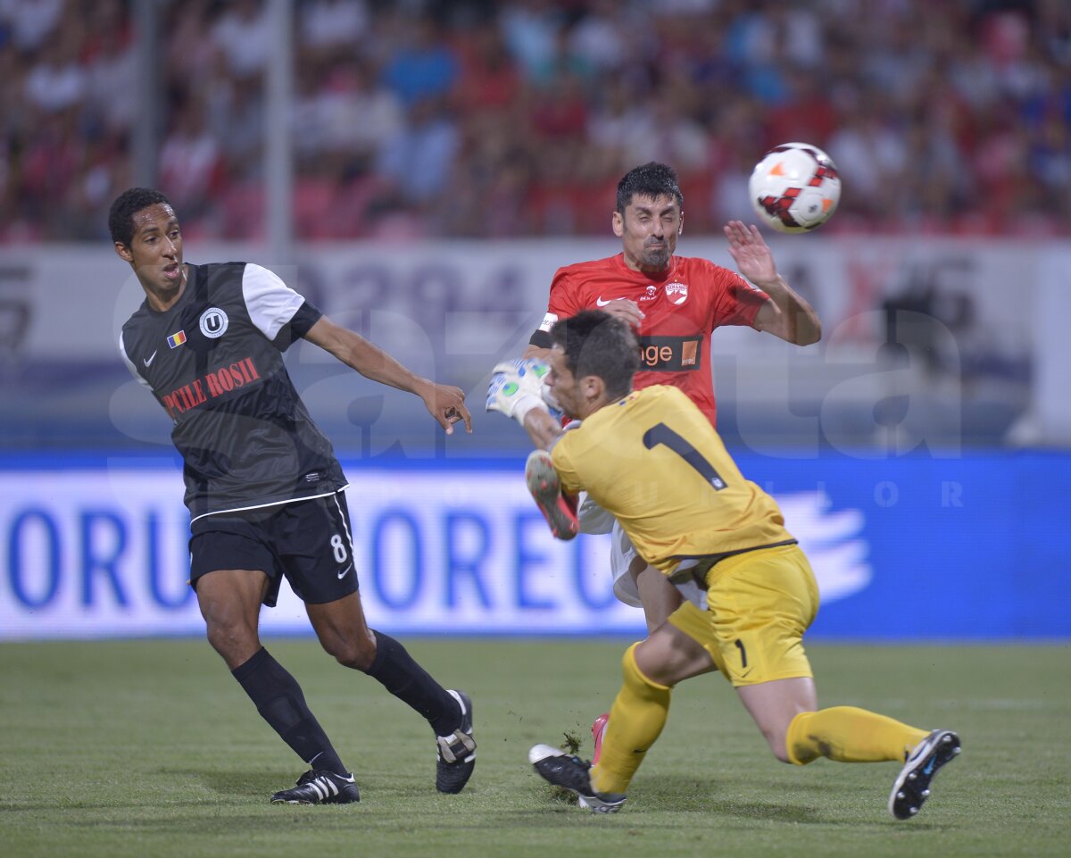 FOTO şi VIDEO Dinamo - U Cluj 6-0 » Game, set şi meci în "Ştefan cel Mare"