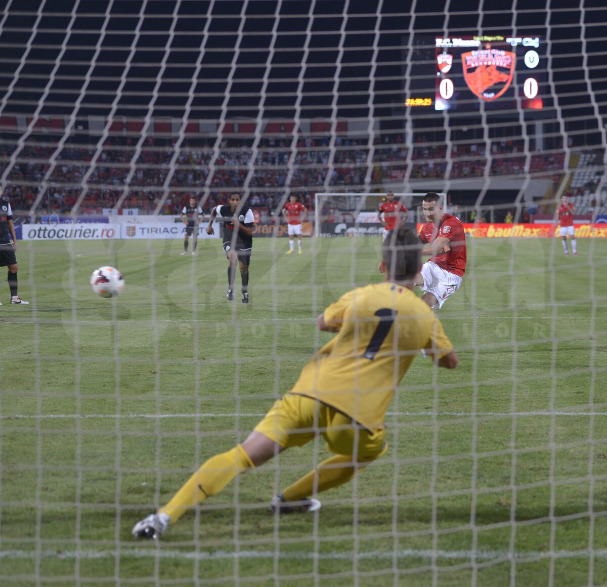 FOTO şi VIDEO Dinamo - U Cluj 6-0 » Game, set şi meci în "Ştefan cel Mare"
