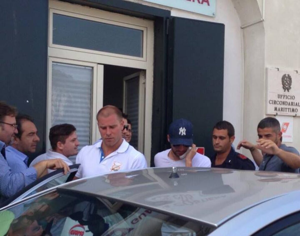 A dat cu faţa-n stîncă! » O ieşire cu barca s-a terminat prost pentru Higuain