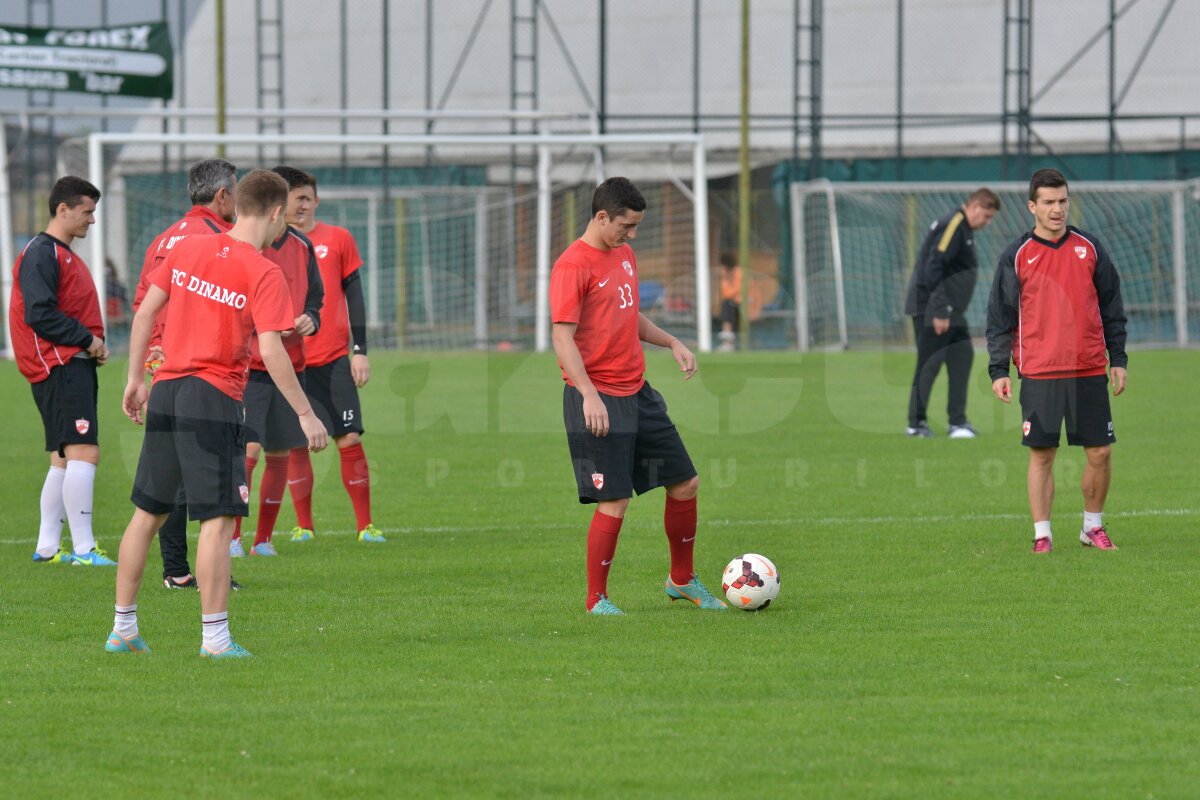 FOTO Mulţescu "sudează" echipa în Poiană şi aşteaptă întăriri