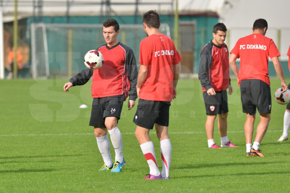 FOTO Mulţescu "sudează" echipa în Poiană şi aşteaptă întăriri