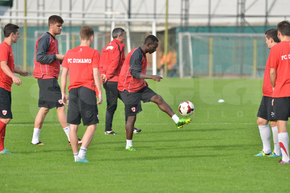 FOTO Mulţescu "sudează" echipa în Poiană şi aşteaptă întăriri