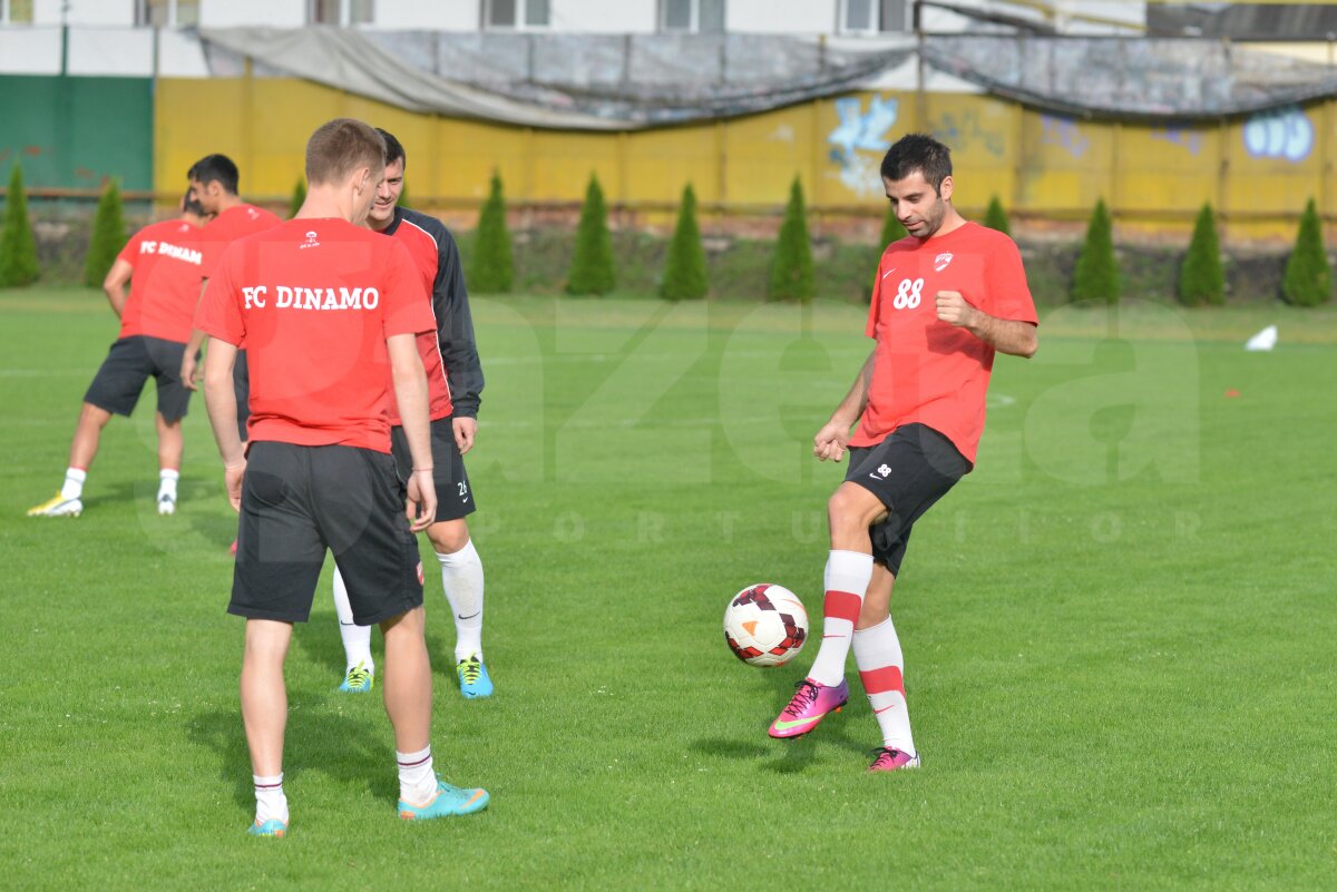 FOTO Mulţescu "sudează" echipa în Poiană şi aşteaptă întăriri