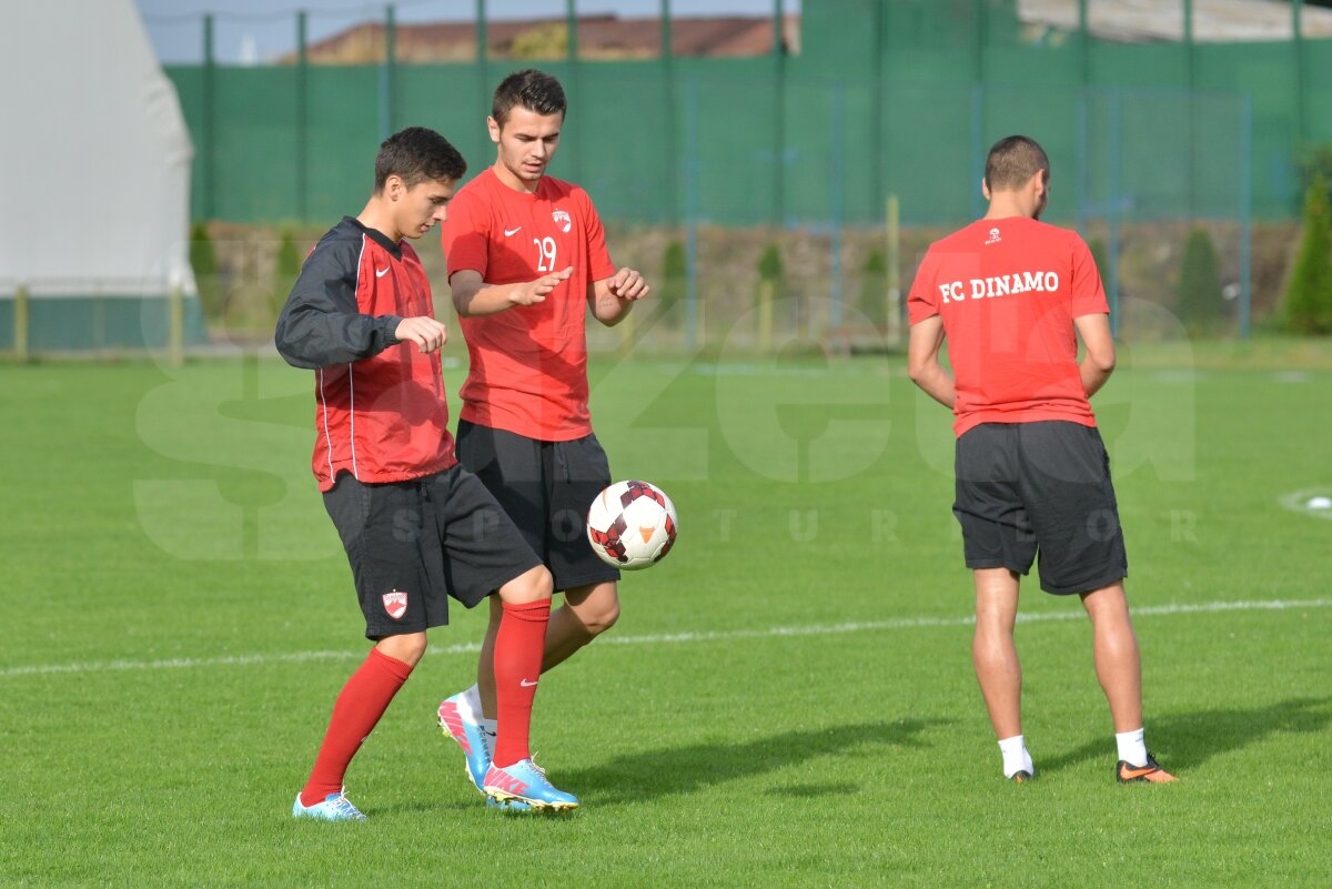 FOTO Mulţescu "sudează" echipa în Poiană şi aşteaptă întăriri