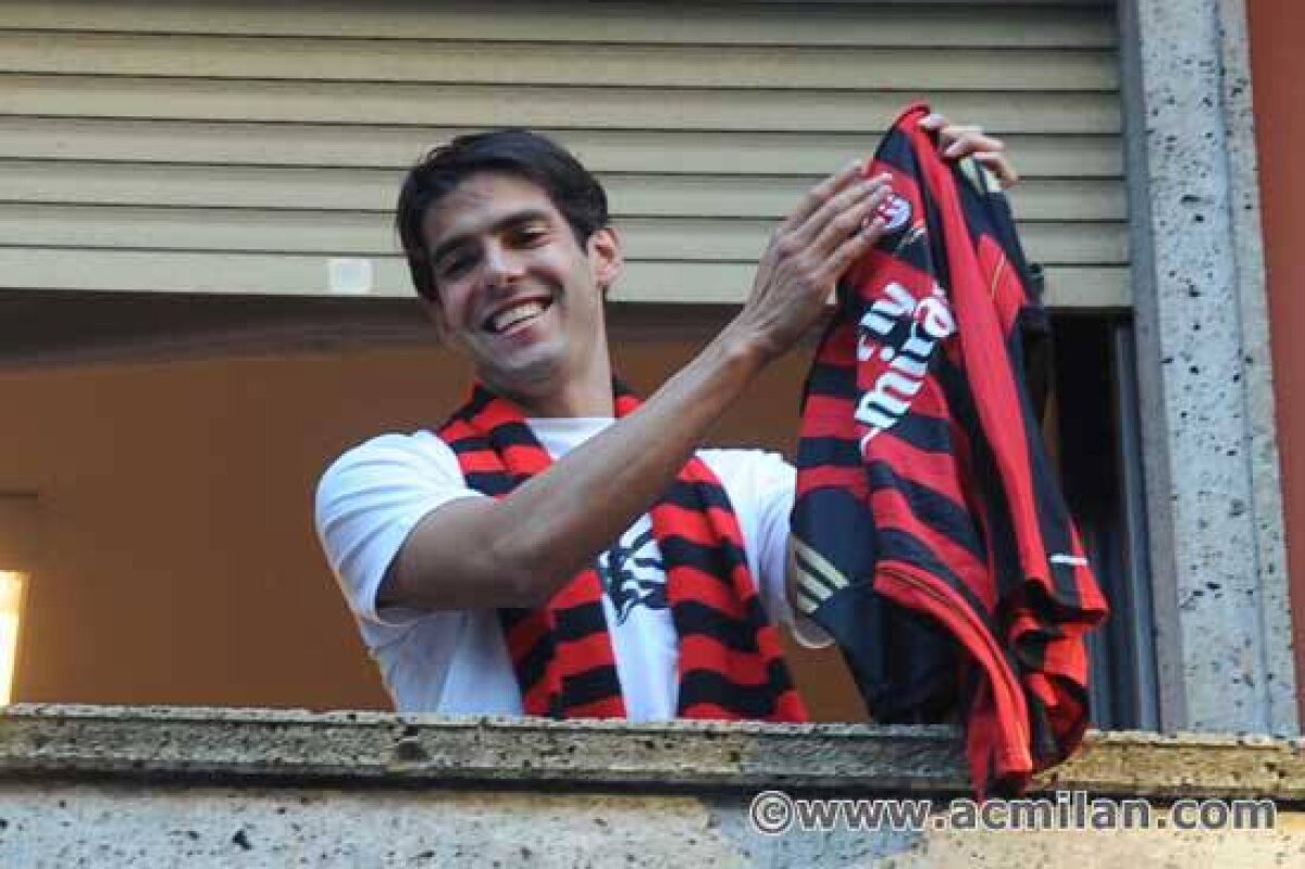 VIDEO&FOTO Kaka e în culmea fericirii: "Visam să aud din nou cîntecele fanilor milanezi dedicate mie" » Cele mai tari goluri ale brazilianului la Milan