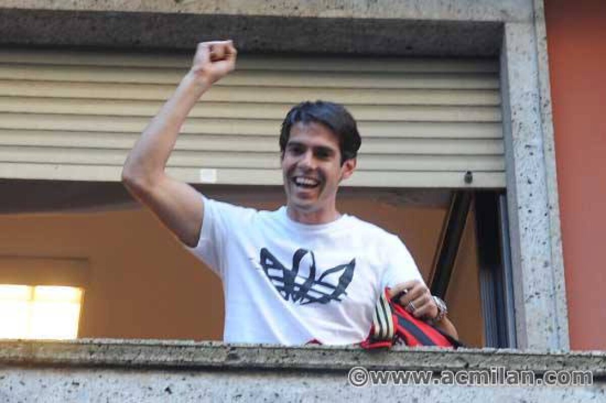 VIDEO&FOTO Kaka e în culmea fericirii: "Visam să aud din nou cîntecele fanilor milanezi dedicate mie" » Cele mai tari goluri ale brazilianului la Milan