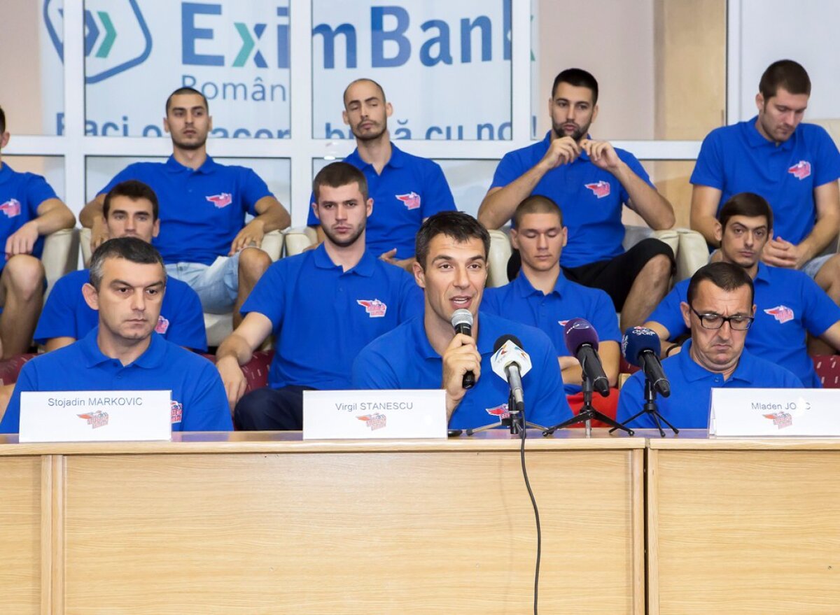 GALERIE FOTO / Comando pentru Liga Naţională! Steaua CSM şi-a prezentat lotul şi echipamentul