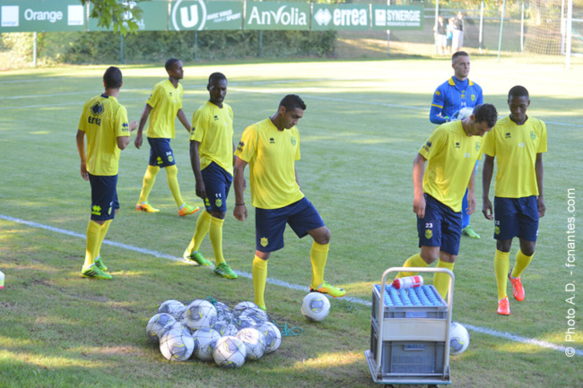 GALERIE FOTO Nicoliţă primit cu braţele deschise la Nantes » Colegii l-au ajutat să se integreze rapid