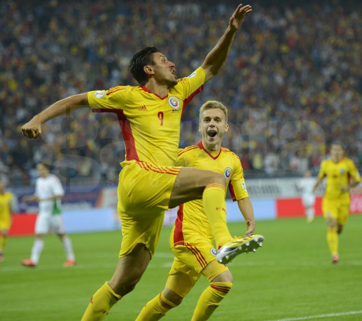FOTO şi VIDEO Pas de uriaş spre baraj » România i-a aplicat o corecţie Ungariei, 3-0, şi urcă pe locul 2 în grupă