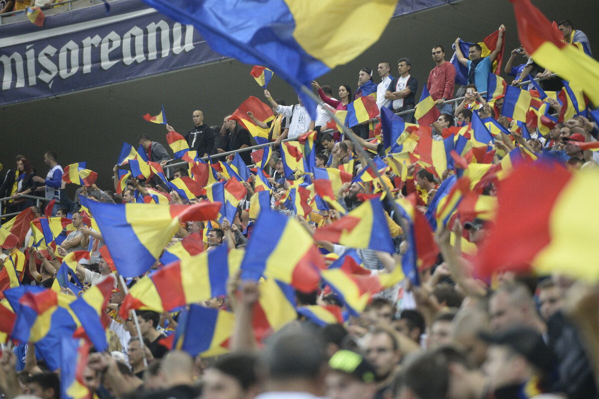 FOTO Un stadion cît o patrie » Suporterii naţionalei i-au dus către victorie pe jucătorii lui Piţurcă