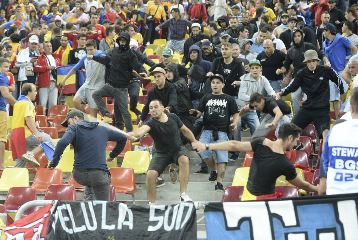 FOTO Un stadion cît o patrie » Suporterii naţionalei i-au dus către victorie pe jucătorii lui Piţurcă