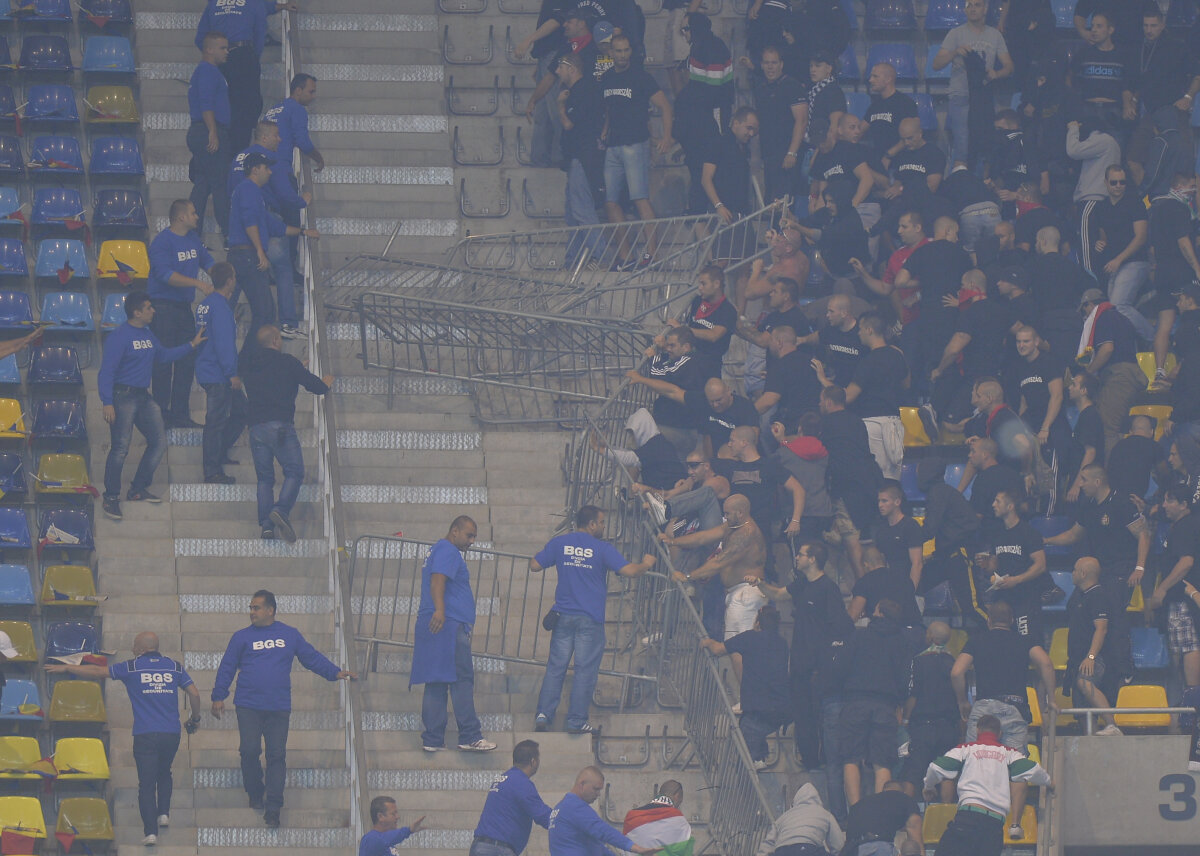 FOTO Un stadion cît o patrie » Suporterii naţionalei i-au dus către victorie pe jucătorii lui Piţurcă