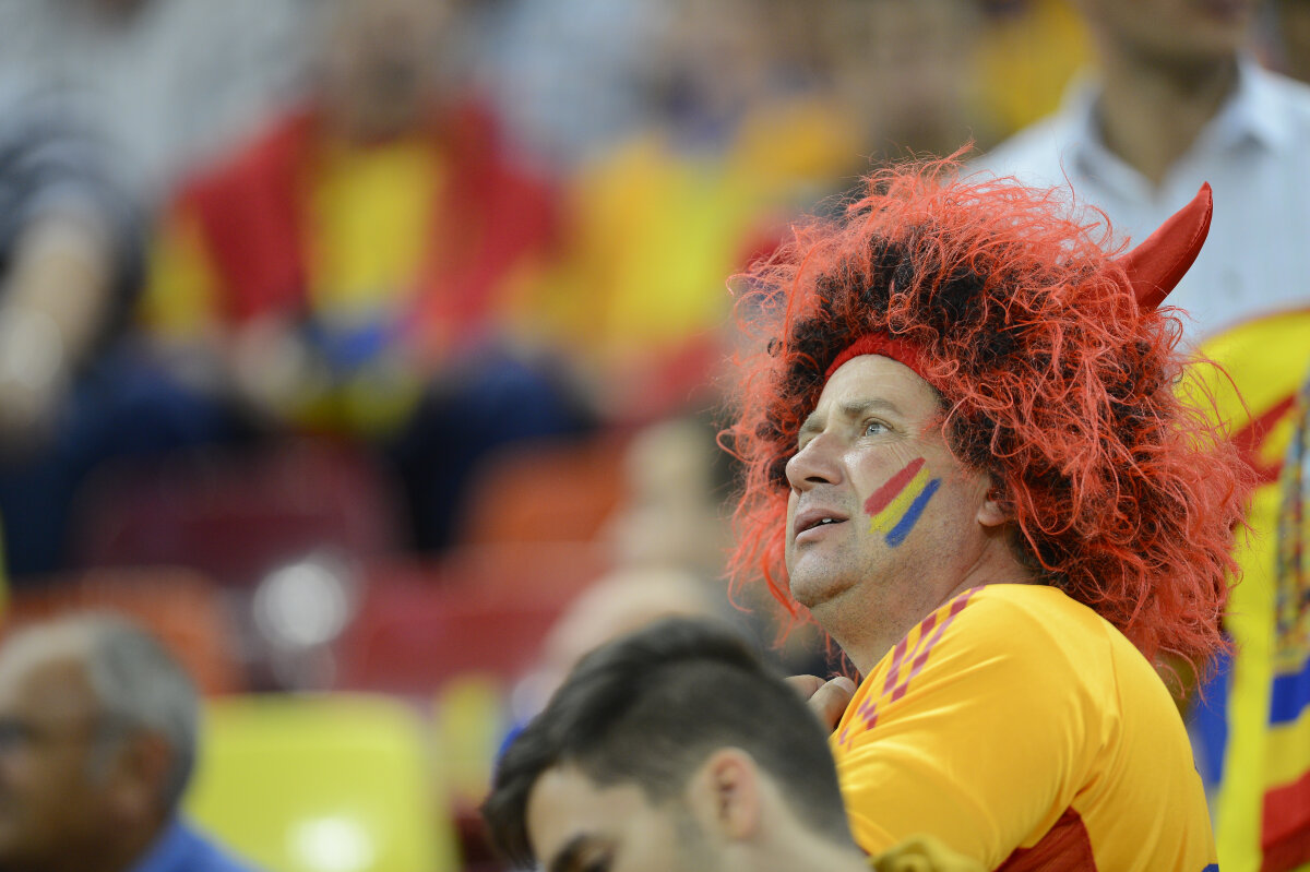 FOTO Un stadion cît o patrie » Suporterii naţionalei i-au dus către victorie pe jucătorii lui Piţurcă