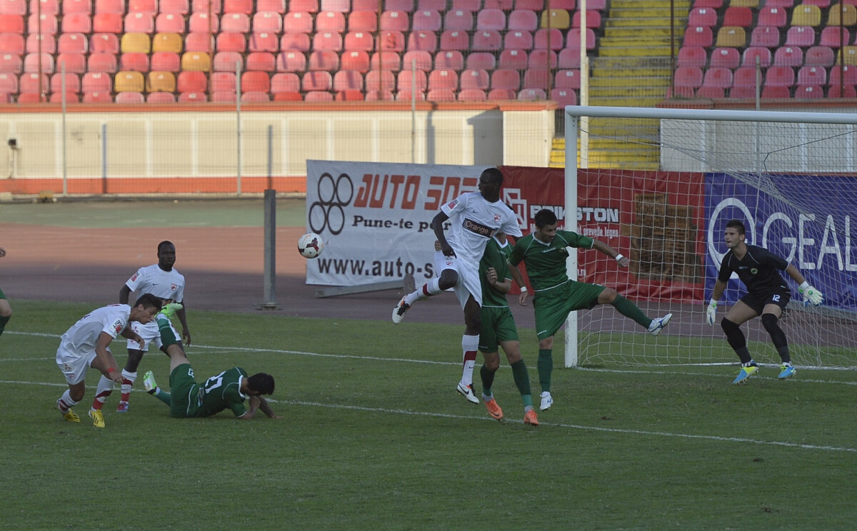 Galerie FOTO Dinamo 2 a învins Concordia, 3-2 » Zougoula şi Pape Ndaw au marcat pentru "cîini". Dinamoviştii au mai descoperit un atacant-surpriză