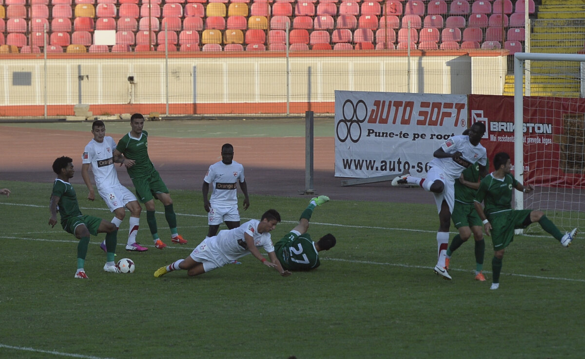 Galerie FOTO Dinamo 2 a învins Concordia, 3-2 » Zougoula şi Pape Ndaw au marcat pentru "cîini". Dinamoviştii au mai descoperit un atacant-surpriză