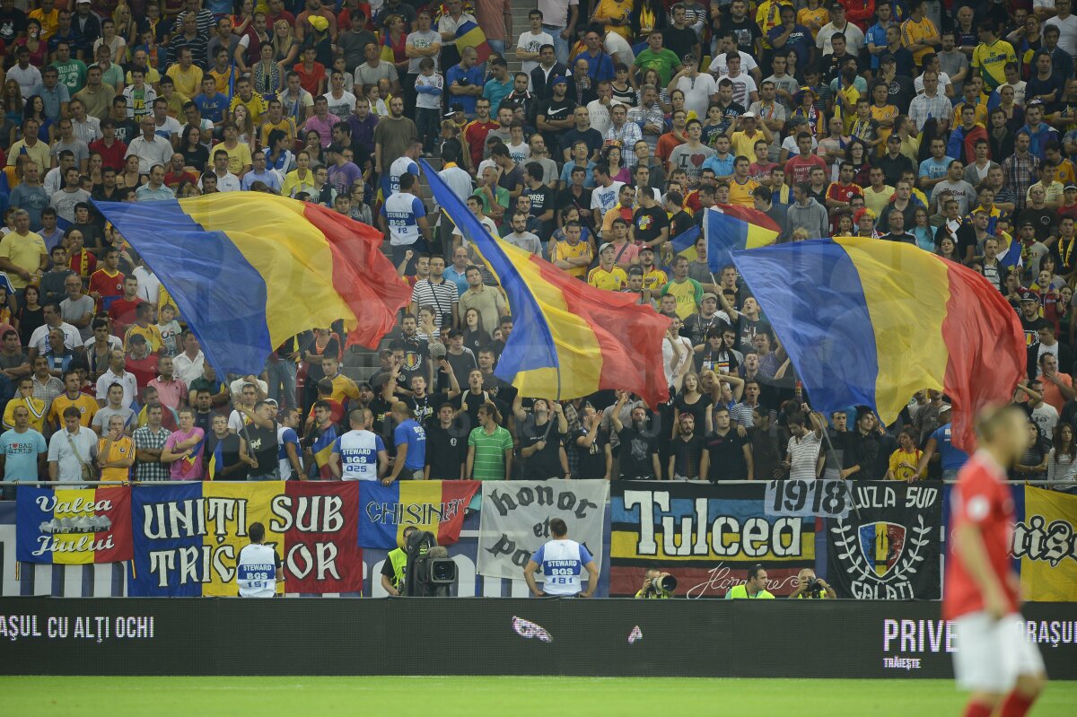 GALERIE FOTO Atmosferă senzaţională la România - Turcia » Aproape 45.000 de spectatori au fost prezenţi pe Naţional Arena