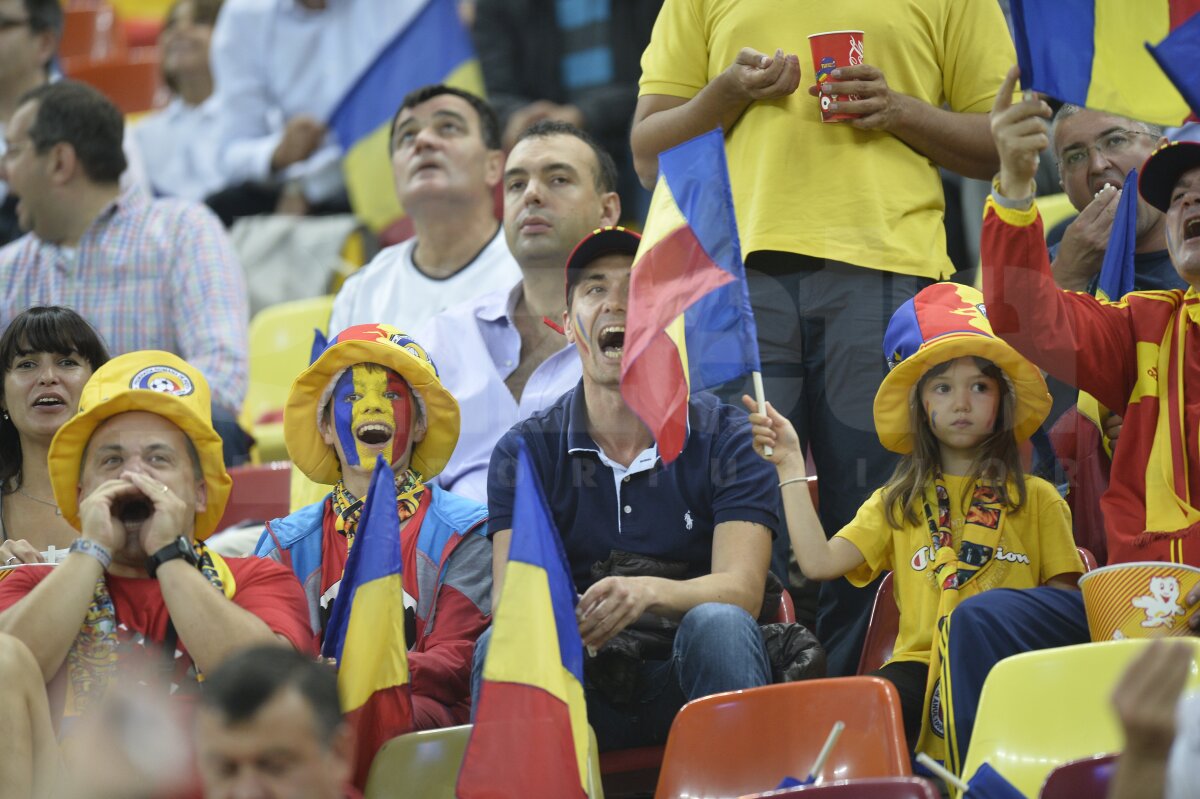 GALERIE FOTO Atmosferă senzaţională la România - Turcia » Aproape 45.000 de spectatori au fost prezenţi pe Naţional Arena