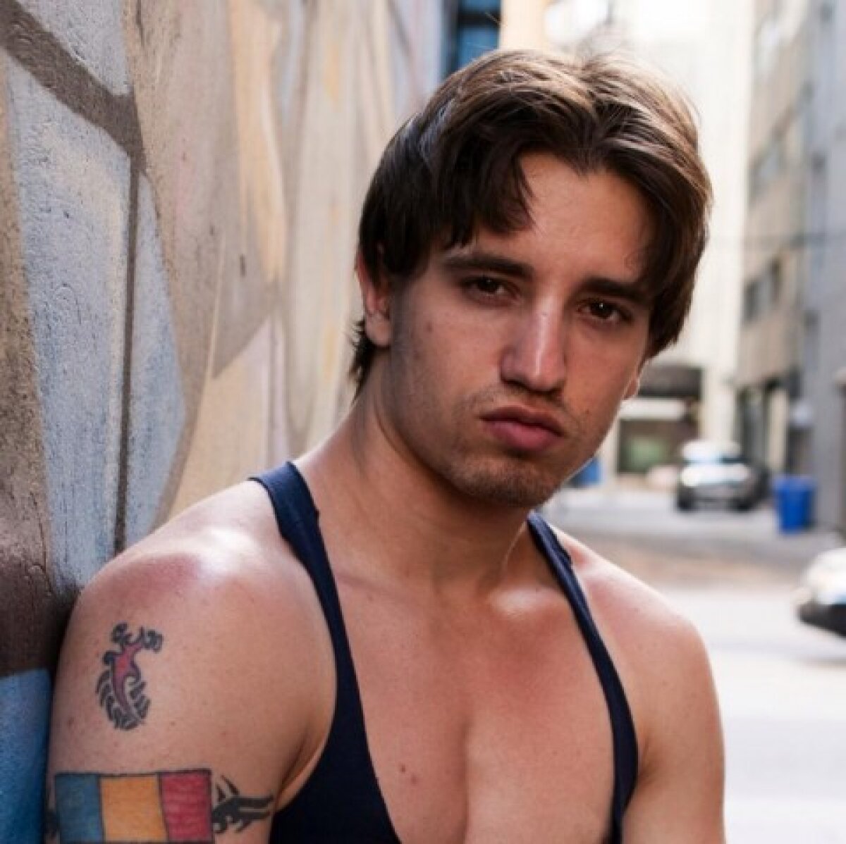 VIDEO + FOTO  Dinamo îl doreşte pe Brandon Simon, un pasionat de modelling care îşi încordează muşchii pe youtube