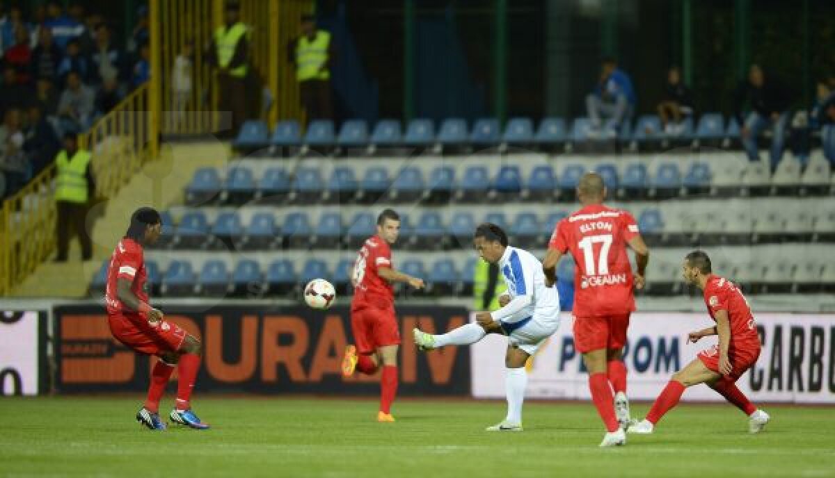 VIDEO+FOTO Remontada gorjeană » Dinamo a avut meciul în mînă la Tg. Jiu, dar s-a văzut învinsă de Pandurii, 1-2