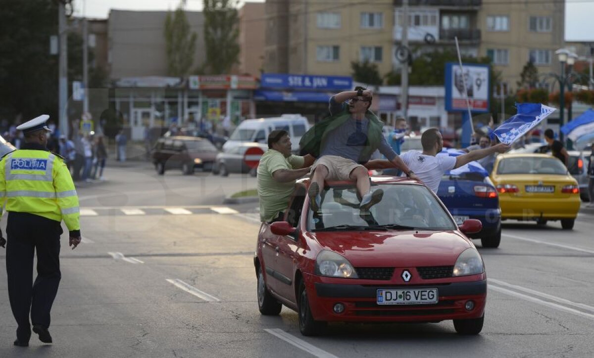 FOTO "Ştiinţe" egale » În faţa a 9.000 de oameni, echipele Craiovei şi-au retezat şansa primei victorii din sezon cu un aprig 0-0