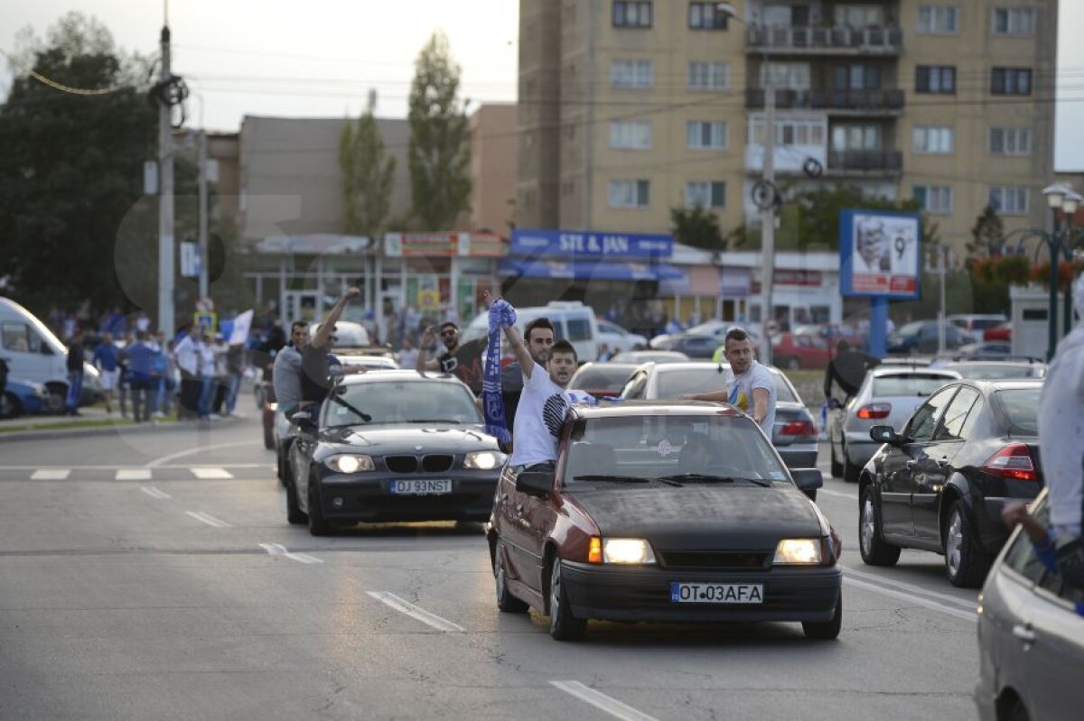 FOTO "Ştiinţe" egale » În faţa a 9.000 de oameni, echipele Craiovei şi-au retezat şansa primei victorii din sezon cu un aprig 0-0