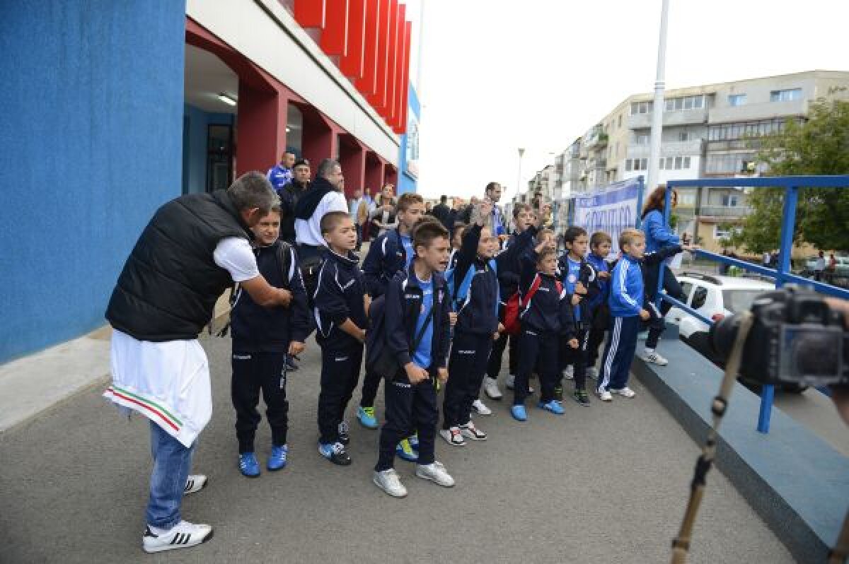 FOTO Cîntec pentru olteni » Meciul de aseară a fost un moment istoric pentru Universitatea, pentru Craiova, pentru fanii acestui brand legendar