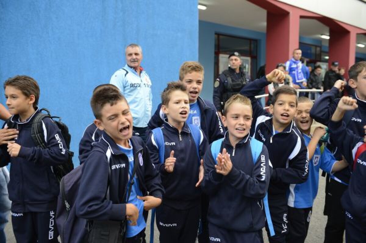 FOTO Cîntec pentru olteni » Meciul de aseară a fost un moment istoric pentru Universitatea, pentru Craiova, pentru fanii acestui brand legendar