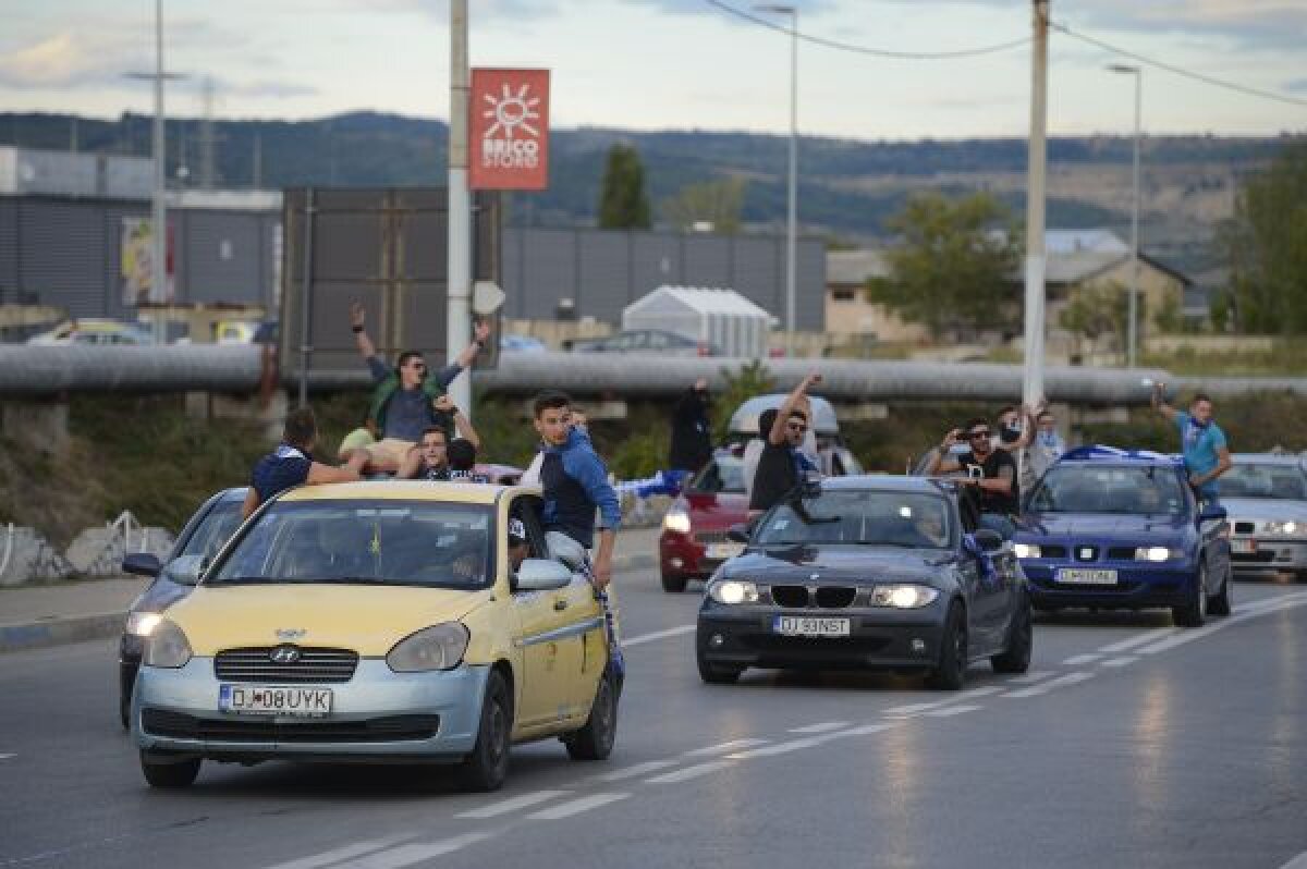 FOTO Cîntec pentru olteni » Meciul de aseară a fost un moment istoric pentru Universitatea, pentru Craiova, pentru fanii acestui brand legendar