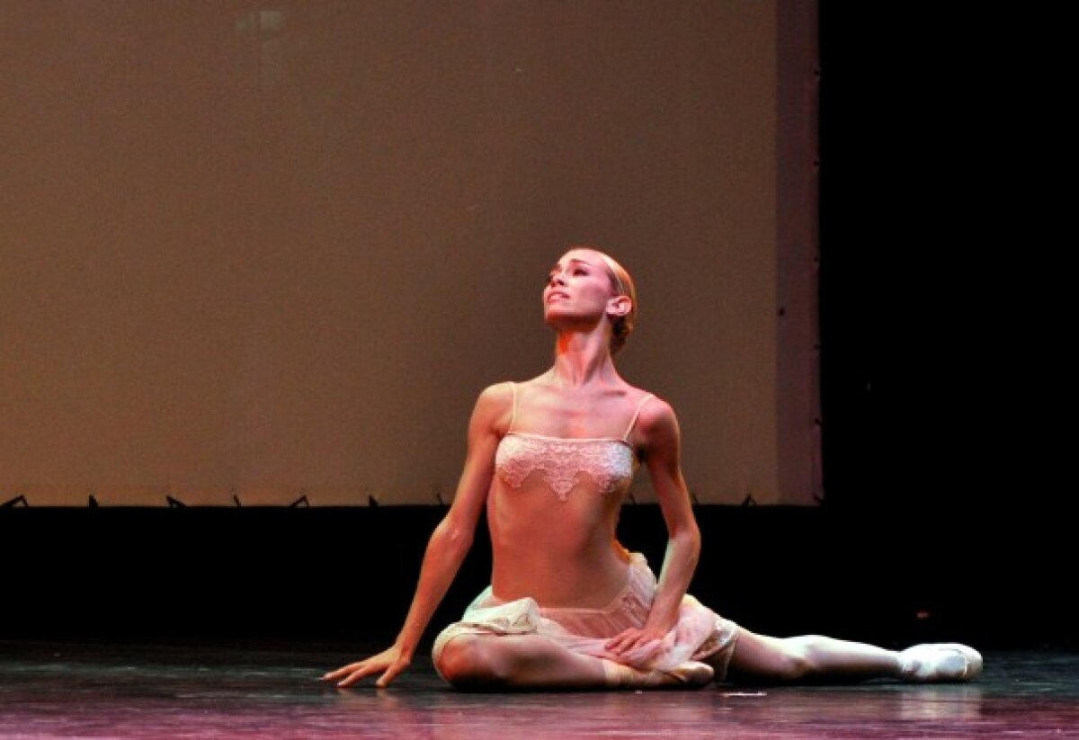 GALERIE FOTO Casanova "domesticit" de-o româncă » Borriello a avut cele mai frumoase femei din lume, dar s-a cuminţit