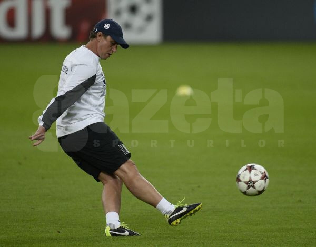 FOTO Tănase, împărat la Gelsenkirchen » Imagini inedite de la antrenamentul oficial al Stelei