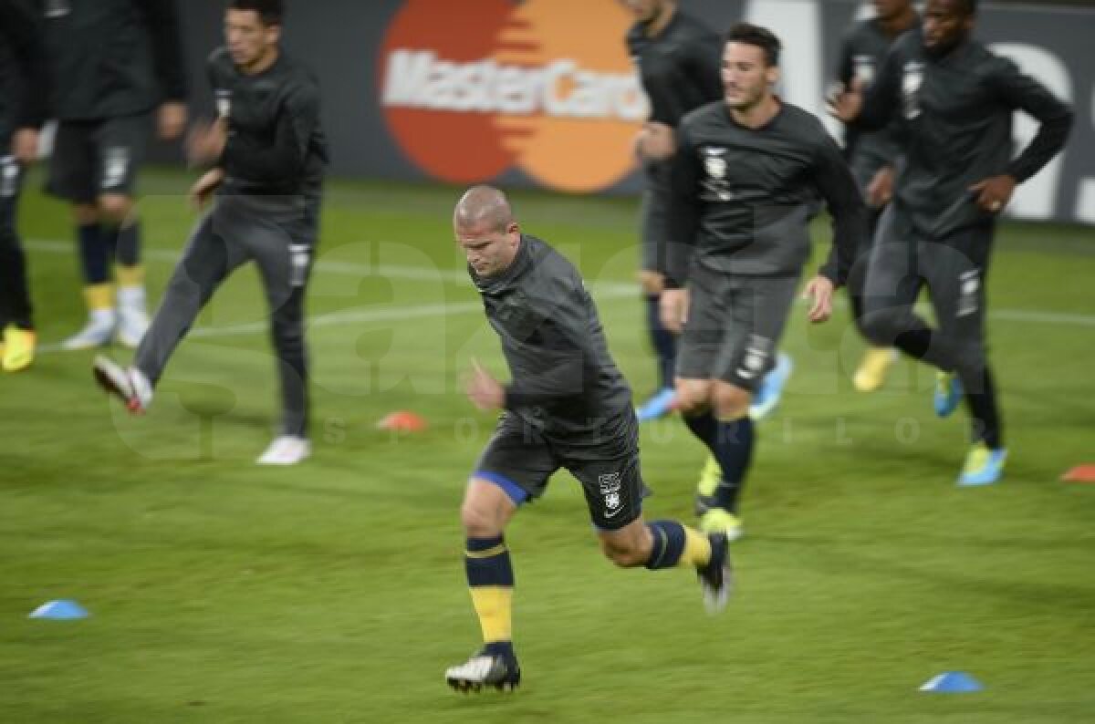 FOTO Tănase, împărat la Gelsenkirchen » Imagini inedite de la antrenamentul oficial al Stelei