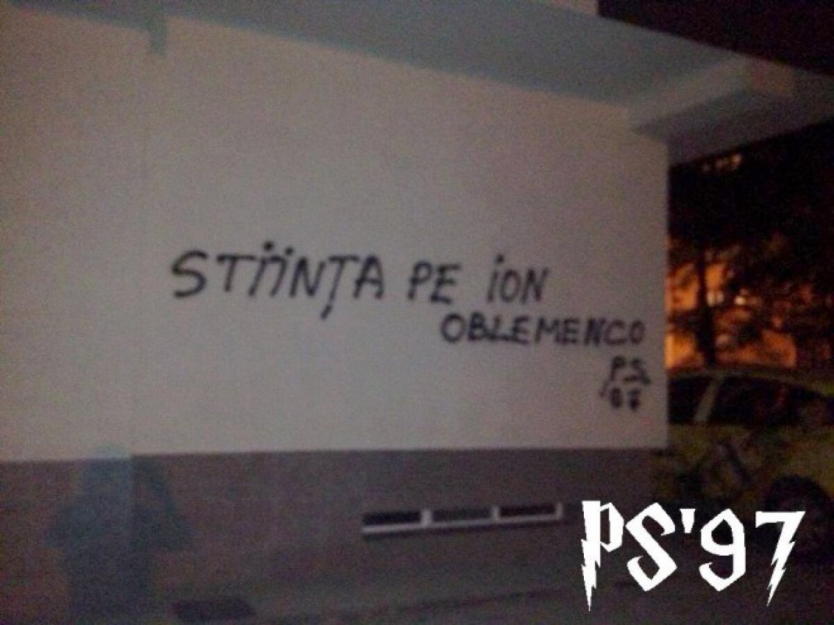FOTO Ca la olteni, la nimeni! » Fanii Universităţii au vrut să vopsească locuinţa lui Pavel Badea, dar au nimerit la vecin :D