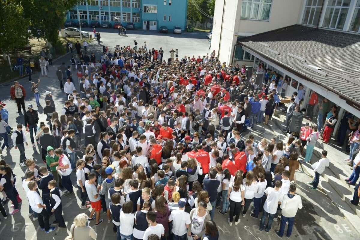 "Ora de Dinamo" a avut un nou episod » UPDATE / Mulţescu a avut un idol stelist: "Îi susţin şi în meciul de diseară"